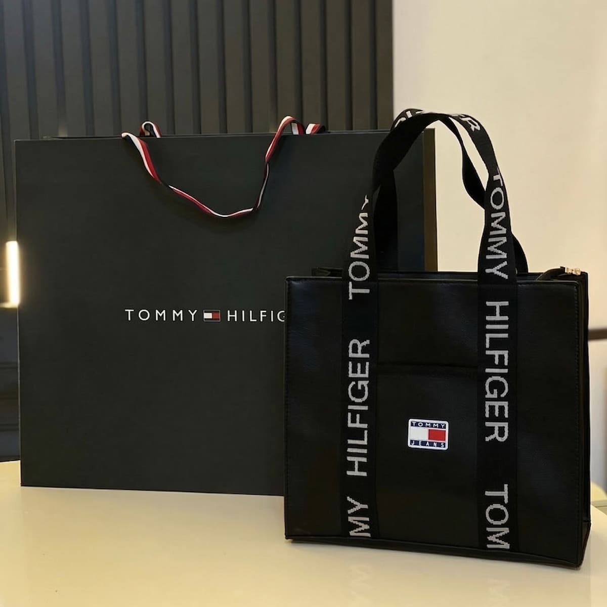 Tommy Hilfiger Black Women Handbag