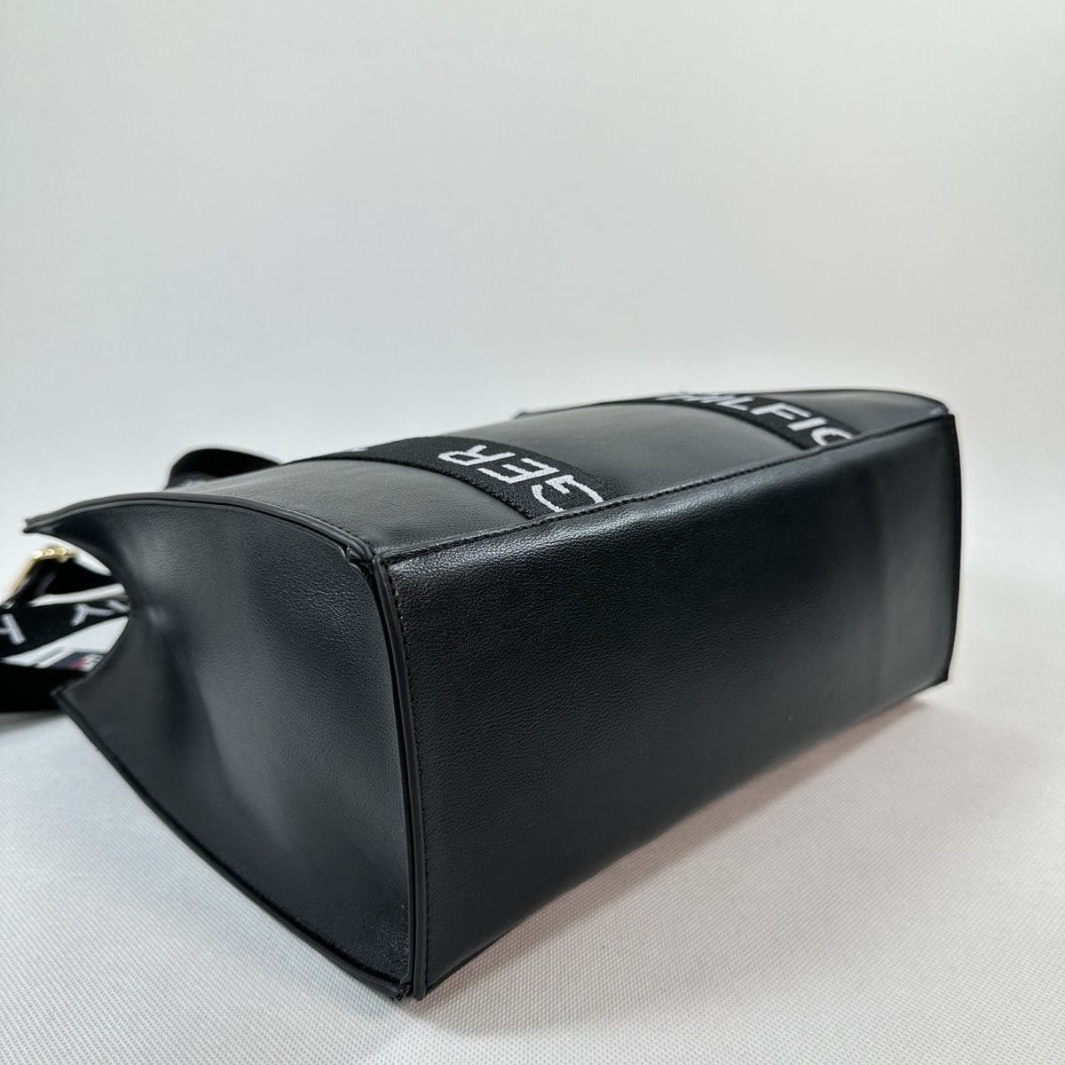 Tommy Hilfiger Black Women Handbag