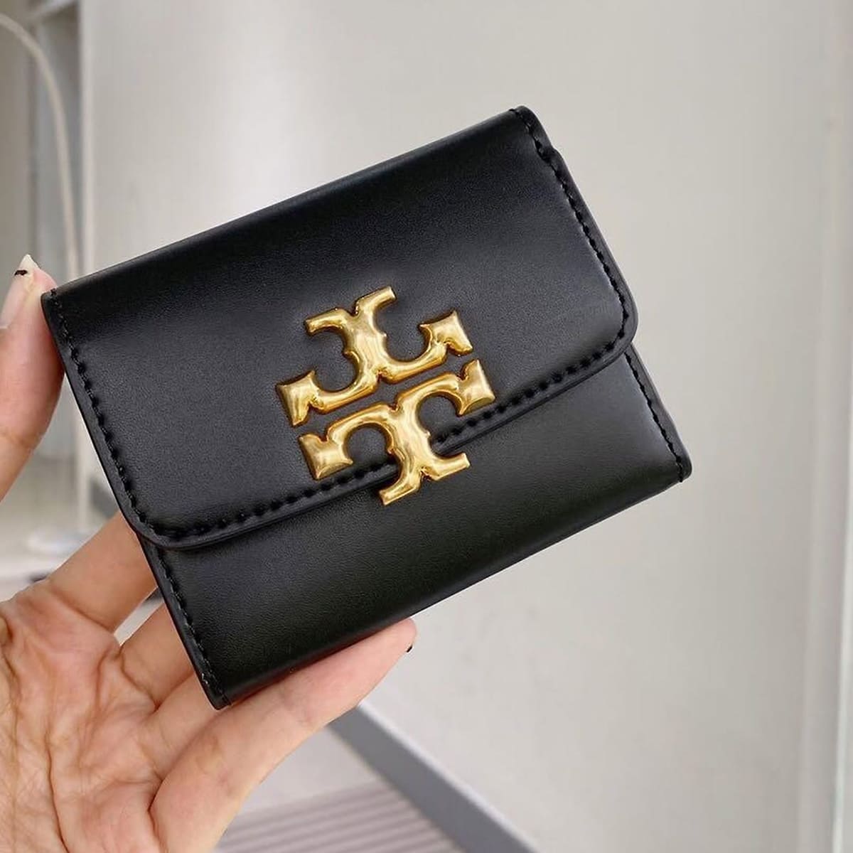 Tory Burch Black Leather Women’s Mini Wallet with Gold Logo