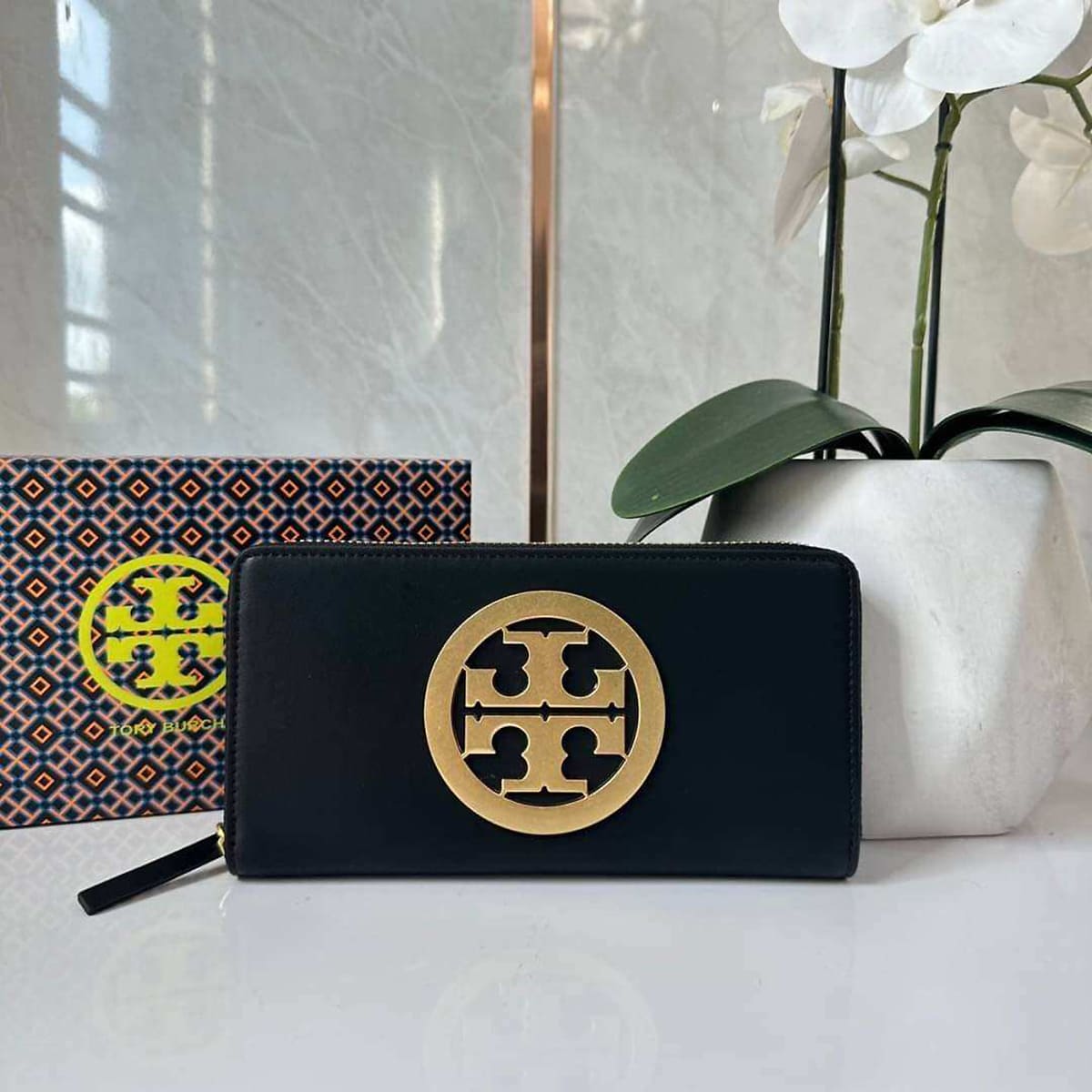 Tory Burch Black Leather Women’s Zip-Around Wallet with Large Gold Logo